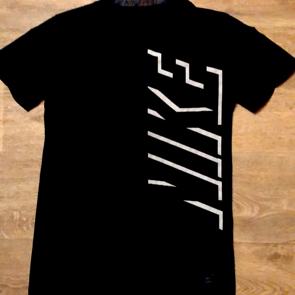Nike t-shirt - Picture 1 of 4